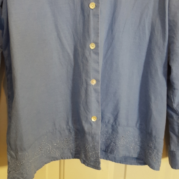 Cherokee Button down top - Picture 2 of 7